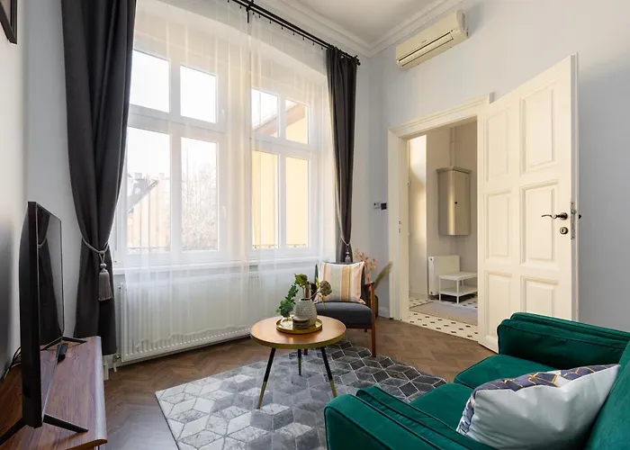 Ls Ac * Budapest